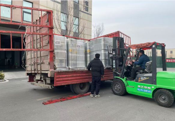 De decoratieve folie van Future Color wordt op tijd geladen